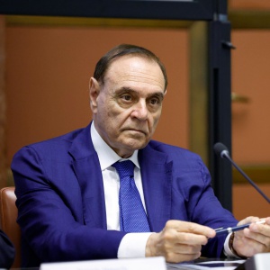 Clemente Mastella: cinquant'anni di politica Clemente Mastella: cinquant'anni di politica