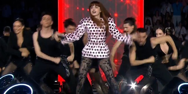 Esibizione Del Brano Canzone Estiva Di Annalisa Al Power Hits Estate 