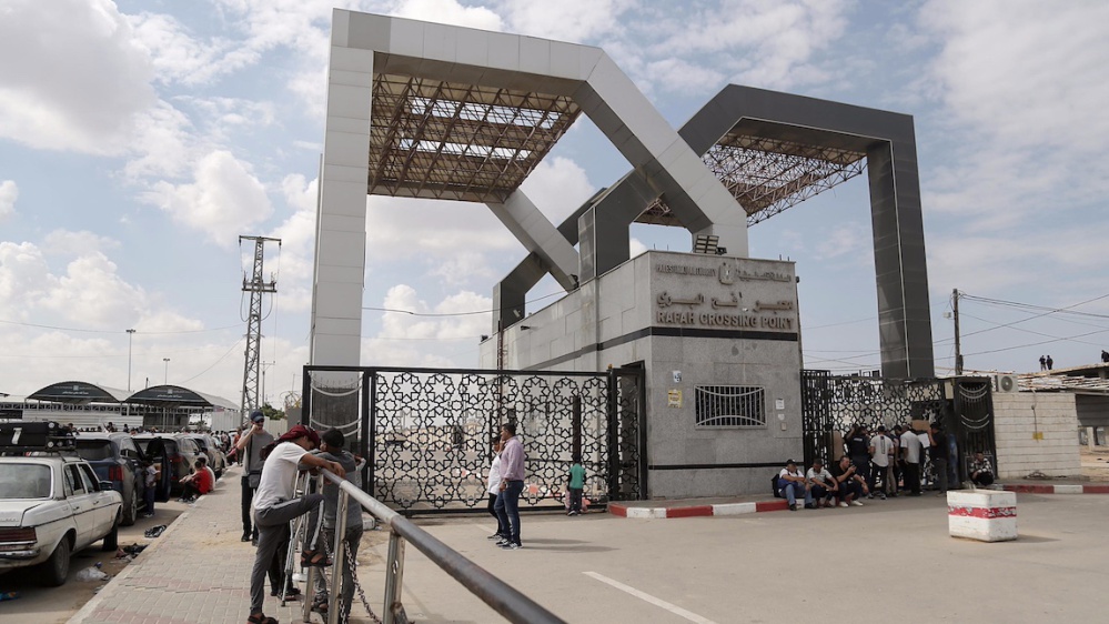Apre il valico di Rafah, il Papa e l’onda antisemita, Meloni e la beffa telefonica