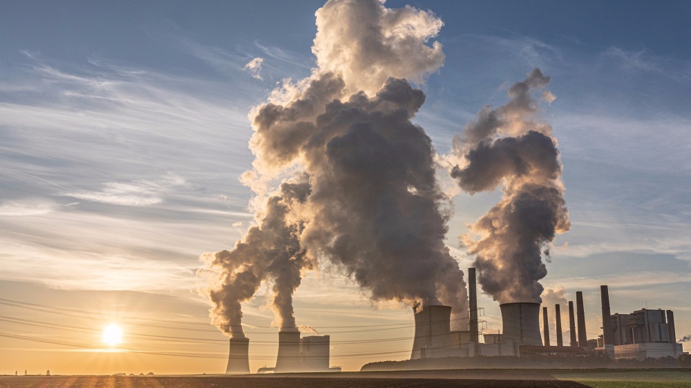 Aria, stipendi e Almasri