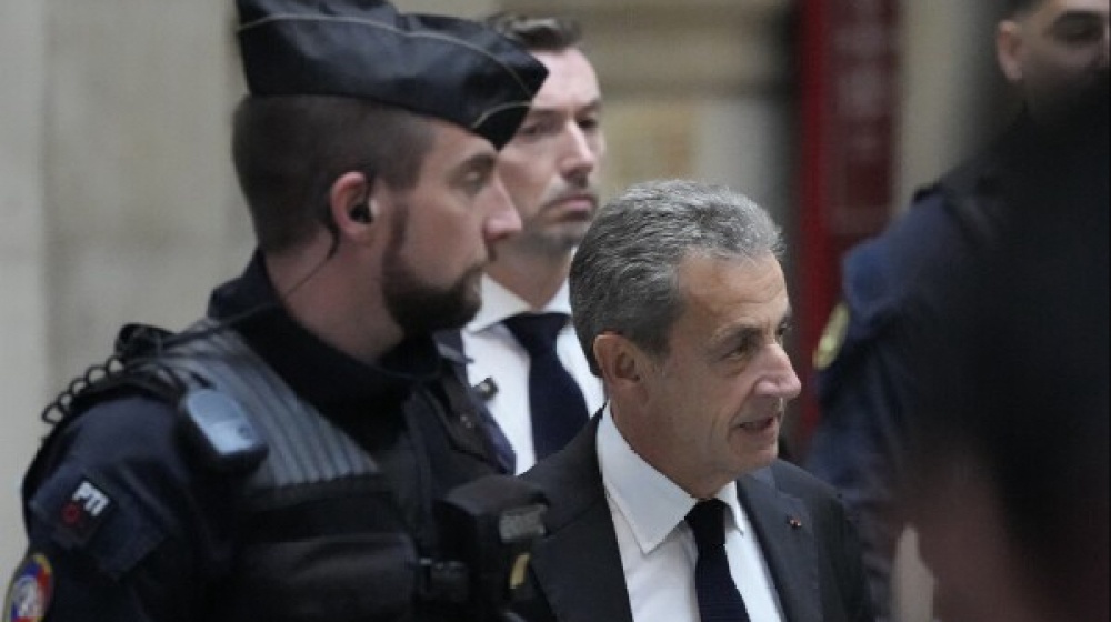 Authority, Sarkozy e sesso