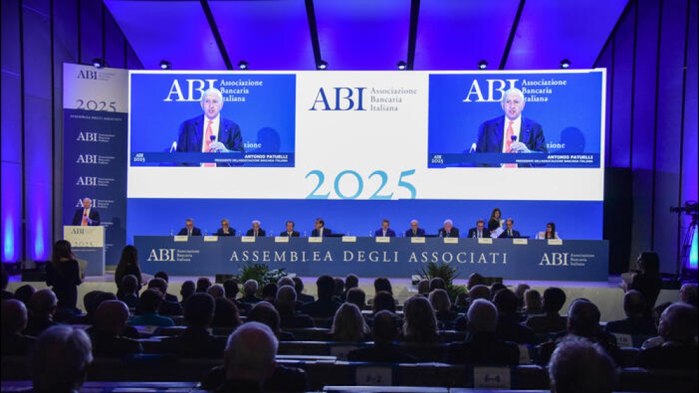 Banchieri, politici e armi all’Ucraina