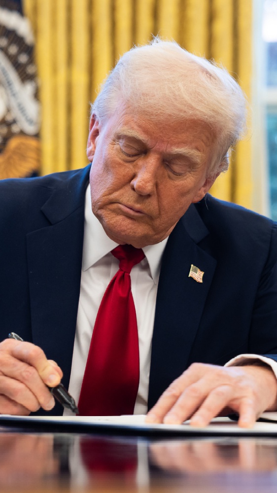 L'opinione di Davide Giacalone - Dazi, trionfi e immigrati