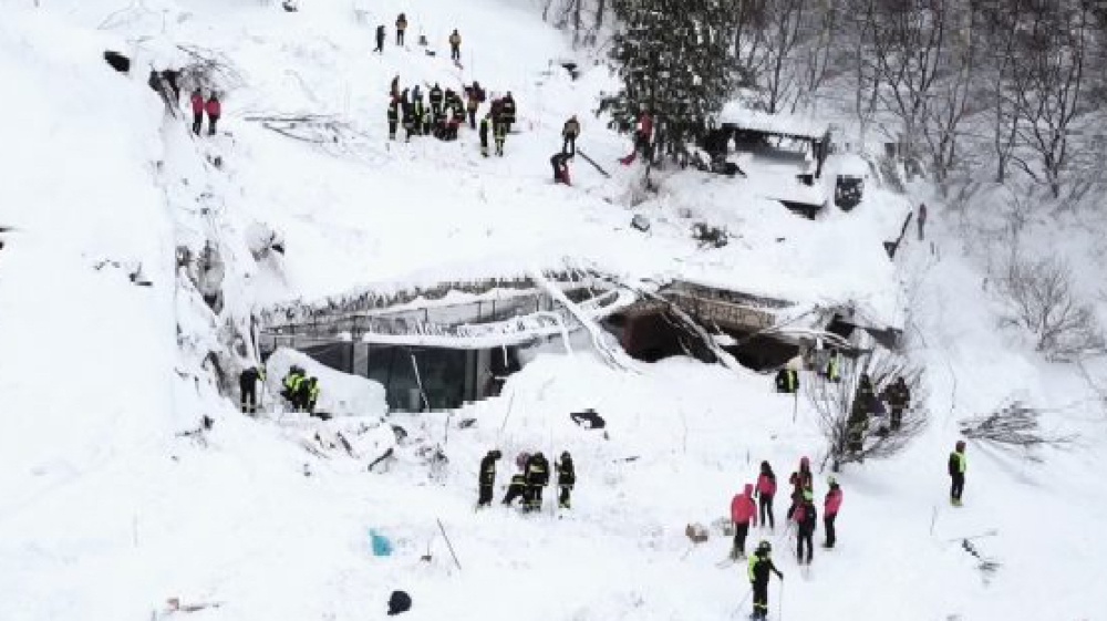 Debito, armi e Rigopiano