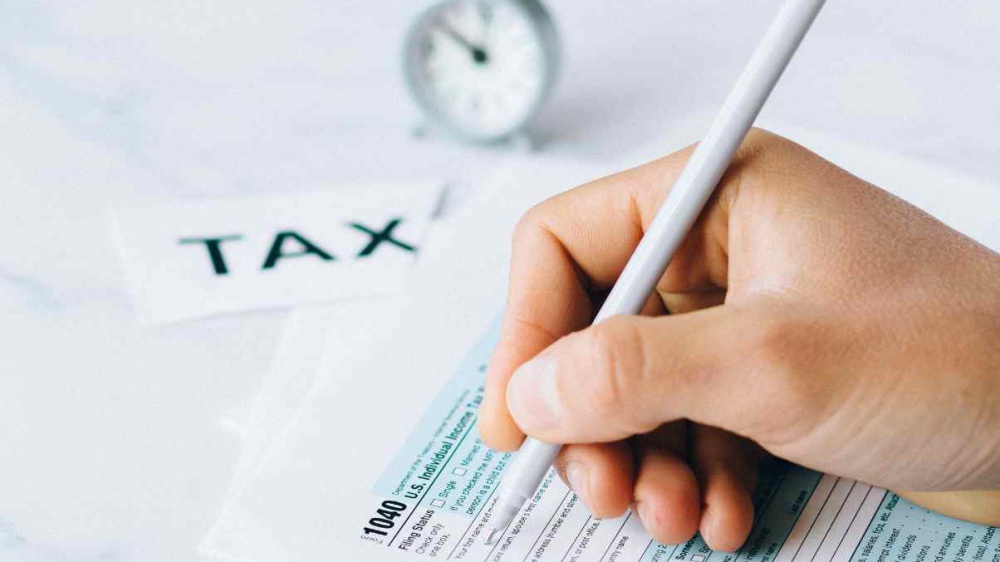 I dubbi sulla flat tax, i fondi per la sicurezza del Paese, lo stop al termine “Razza”