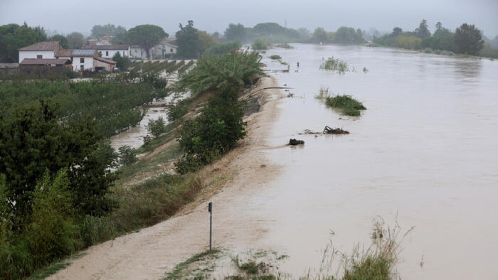 L’alluvione in Emilia Romagna, le armi in Russia, l’allarme brochiolite