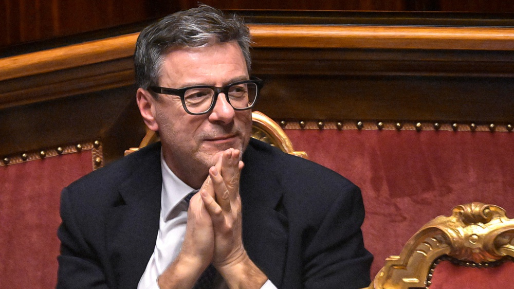 La manovra e l’inno di Mameli