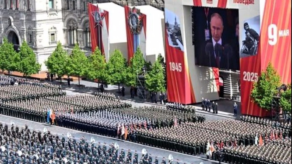 La parata del 9 maggio a Mosca, il vertice a Kiev, lo scontro sul fine vita