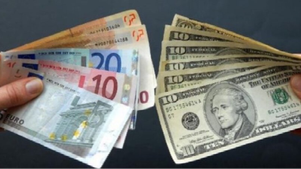 L’euro corre più del dollaro e i dollari di Bezos a Venezia