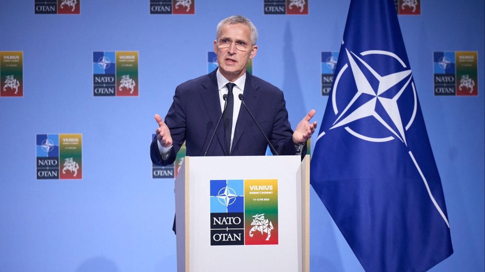 Le armi Nato contro Putin, i tagli di spesa ai comuni e la guerra del cibo 