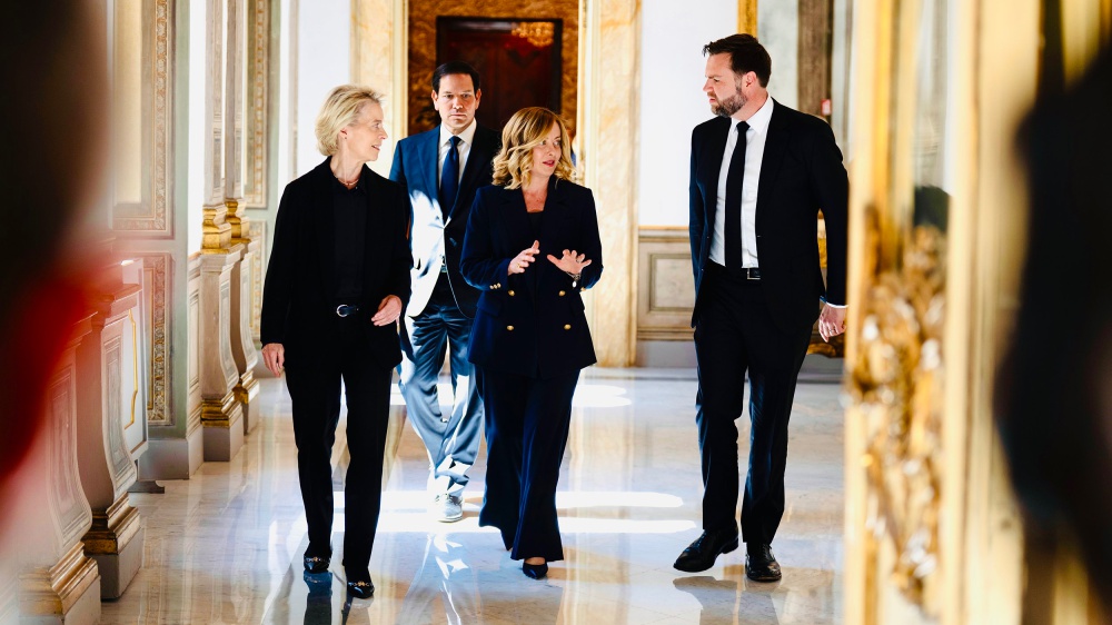 Le elezioni in Romania, il vertice tra Vance Meloni e von der Leyen, si apre il Pontificato