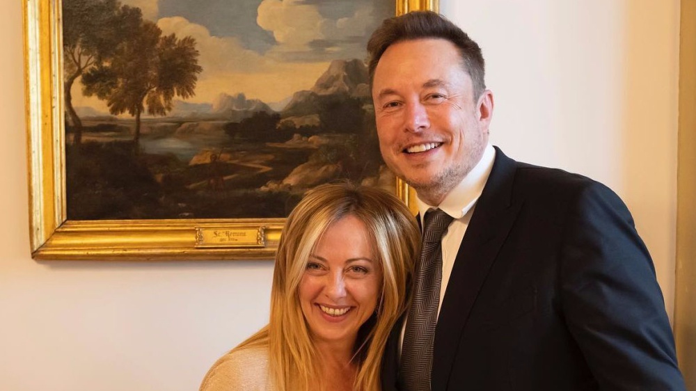 Meloni e Elon Musk, il tour europeo di Musk, il ricalcolo dell’età pensionabile