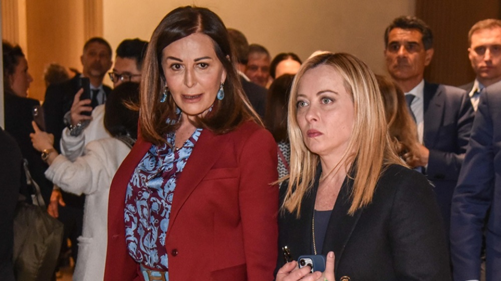 Trambusti politici e guai economici