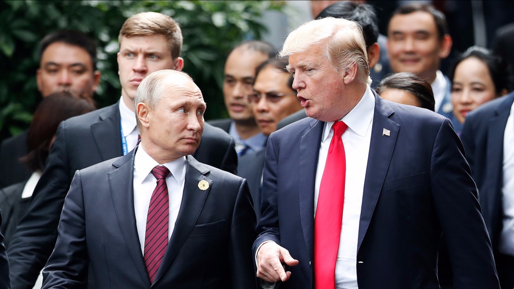 Trump e Putin al telefono, le accuse ai cortei, giudici e governo