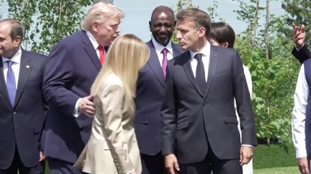 Trump su sfondo Strega