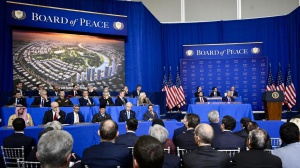 L'Indignato Speciale - Board of Peace e chiusura Olimpiadi 