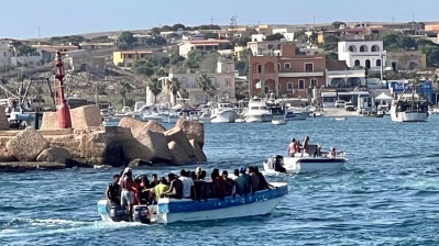 Vai alla pagina relativa a L'opinione di Davide Giacalone - Il piano di urgenza per Lampedusa, il nuovo codice della strada, Mattarella e i migranti