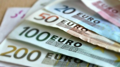 Vai alla pagina relativa a L'Indignato Speciale - La patrimoniale e la giungla dei monopattini