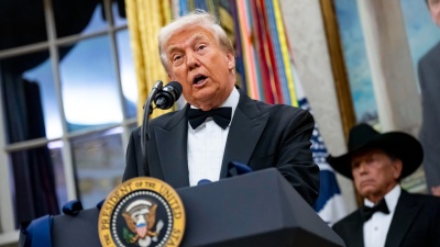 Vai alla pagina relativa a L'Indignato Speciale - Trump vs Europa e la cucina UNESCO 