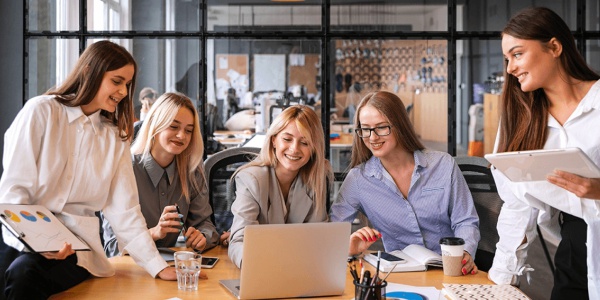 Cosa cercano le donne dal mondo del lavoro? - RTL 102.5 Play