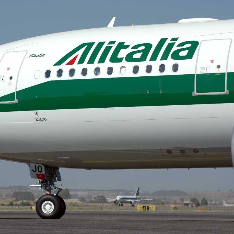 Alitalia, piano di rilancio, newco con le Ferrovie