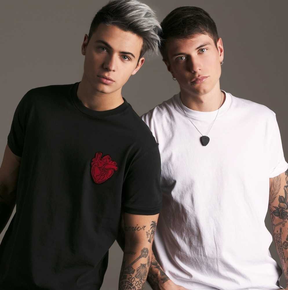 Benji e Fede tra le fan per presentare "Buona fortuna"