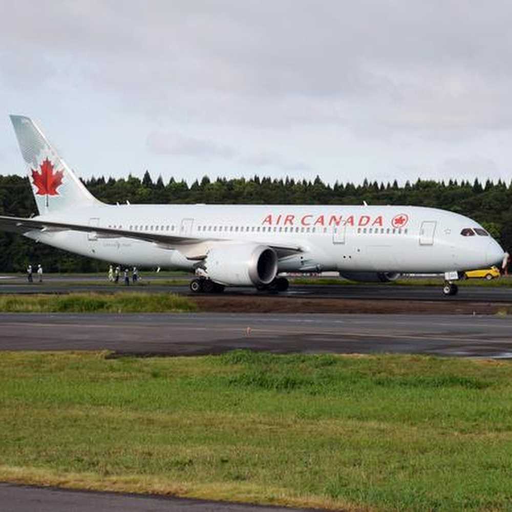 Canada, si addormenta in aereo, passeggera lasciata a bordo