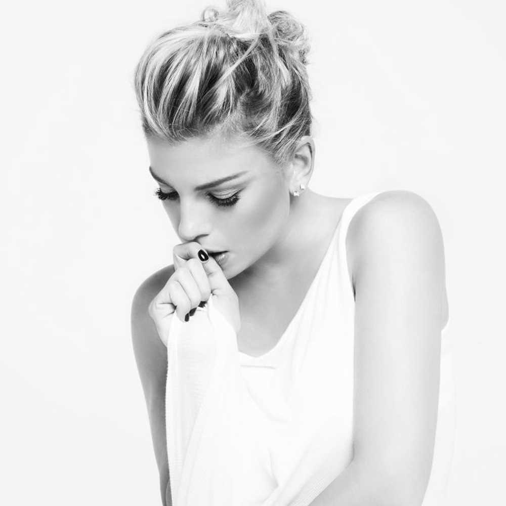 Emma a Suite 102.5 Live e sei nuove date per "Adesso Tour"
