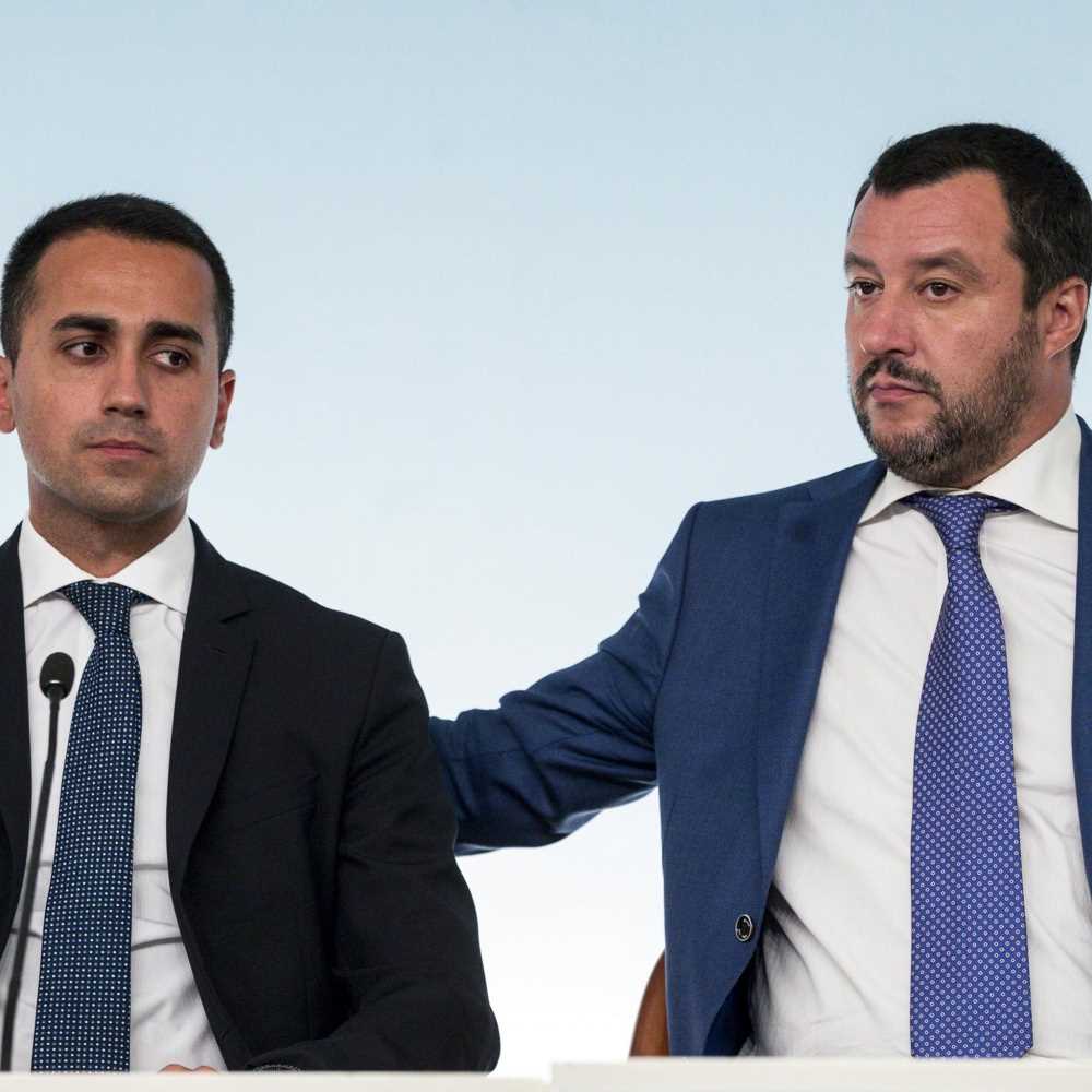 Governo, prove tecniche di dialogo con Parigi