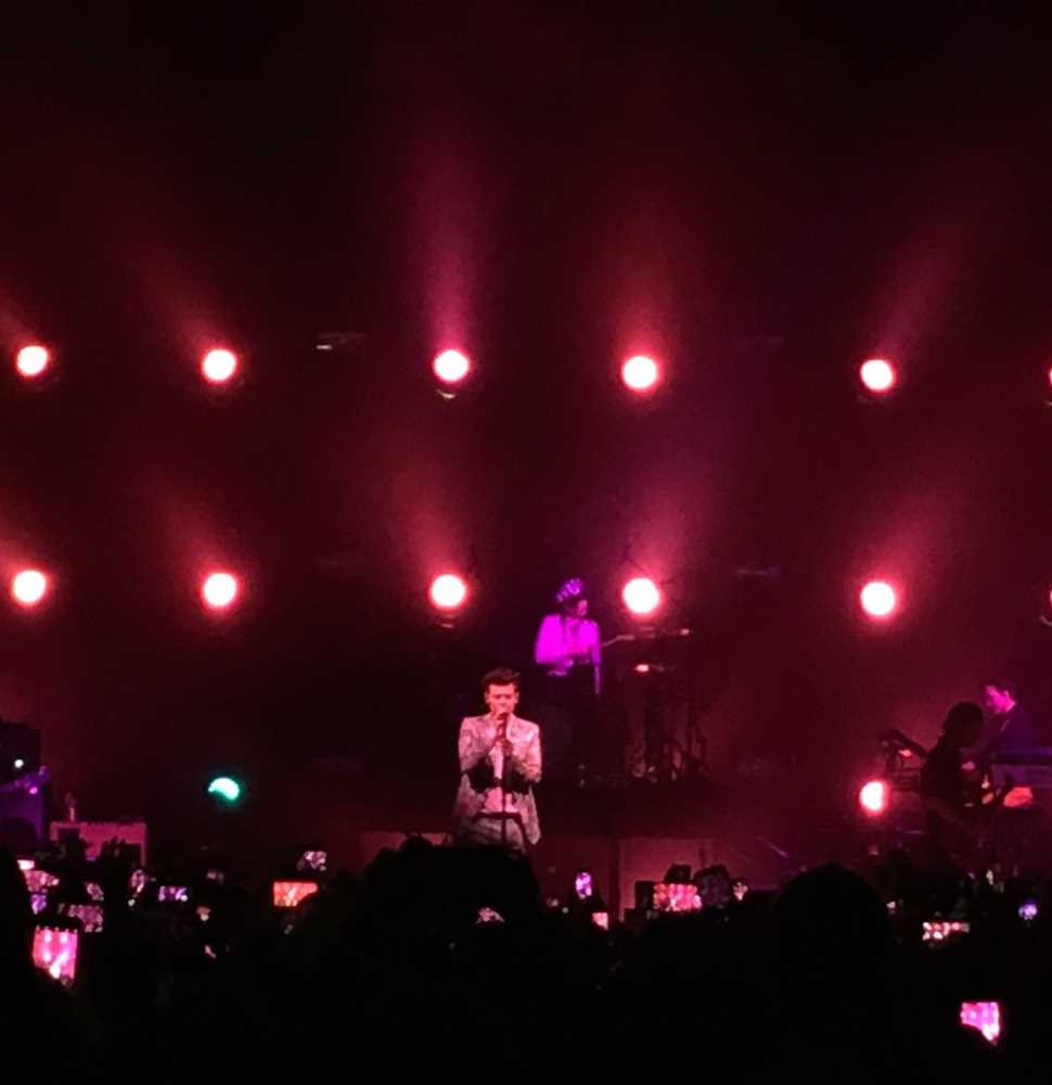 Harry Styles Live a Milano, il talento sul palco c'è e si vede