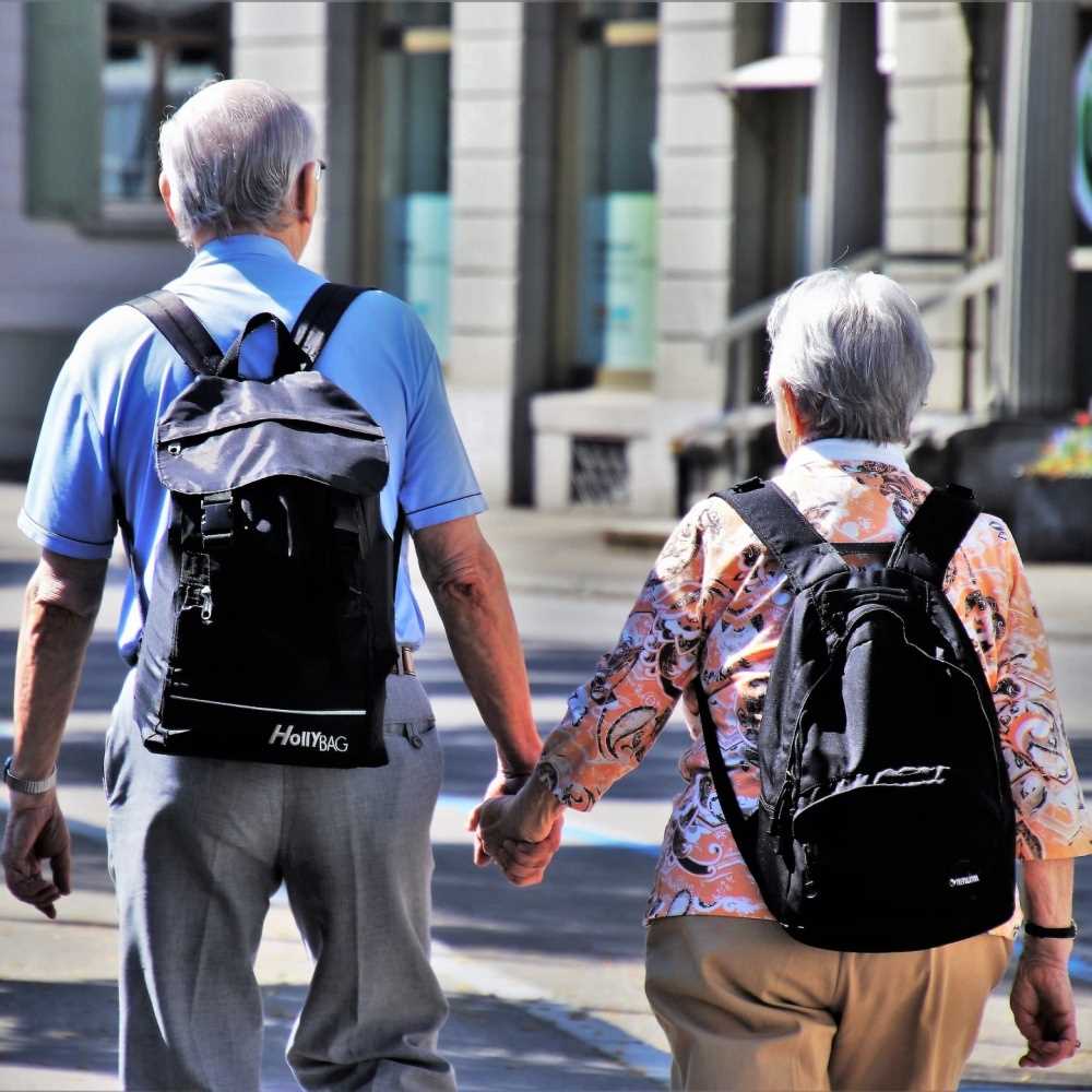 I figli denunciano il compagno della madre 85enne, troppo sesso