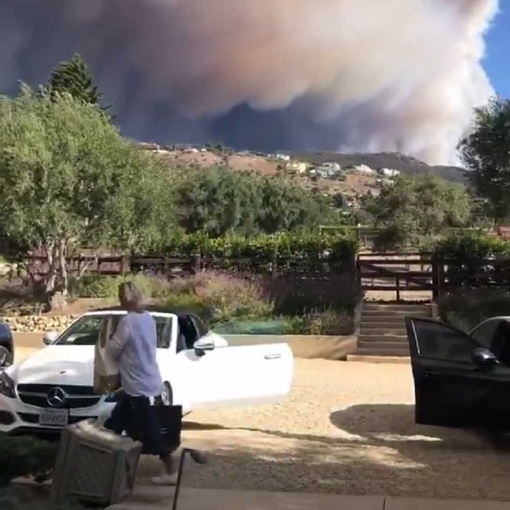 Incendio in California, in fuga anche Lady Gaga e Will Smith