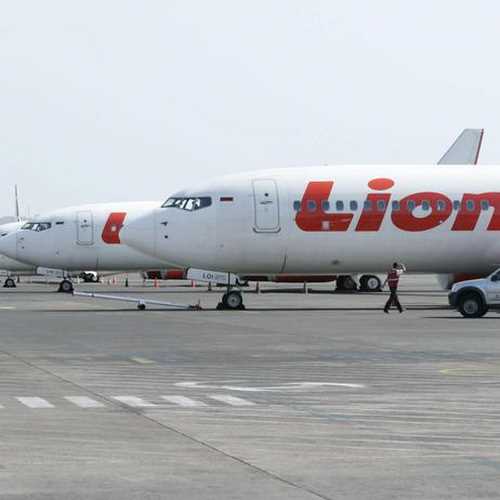 Indonesia, precipita in mare aereo con 188 persone a bordo