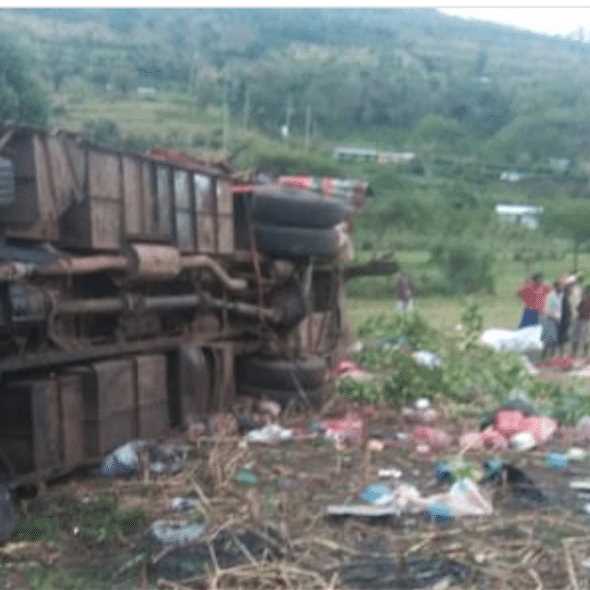 Kenya, si ribalta un autubus, 50 i morti tra cui bambini
