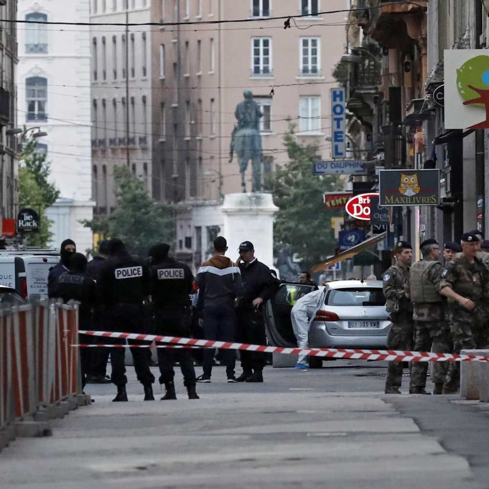 Lione, fermato un sospetto per l'attentato di venerdì