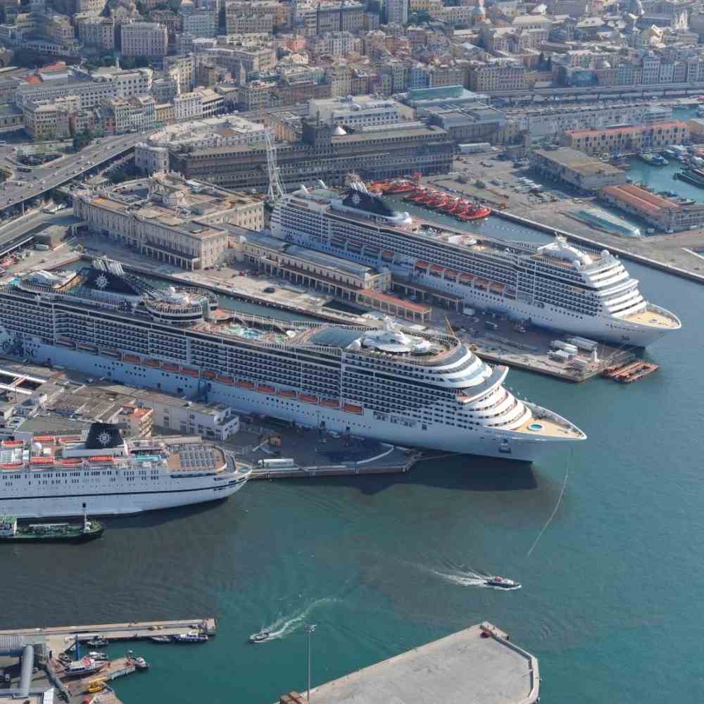 Litiga col marito e si lancia da nave crociera, salvata