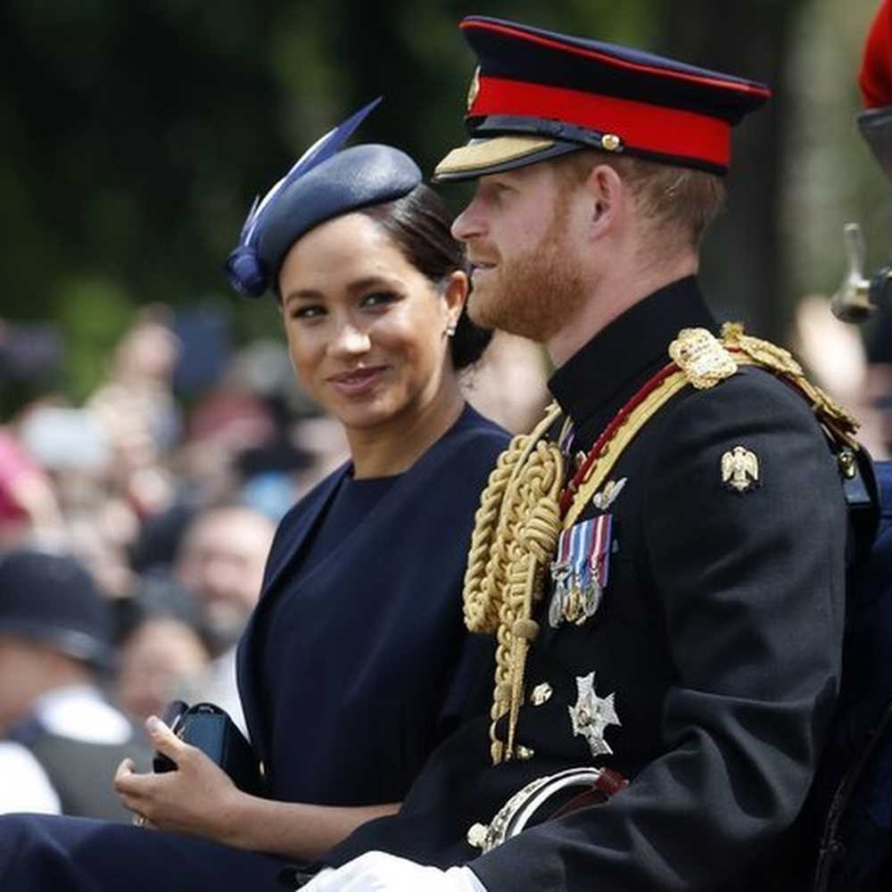 Londra, militari sfilano per compleanno Regina