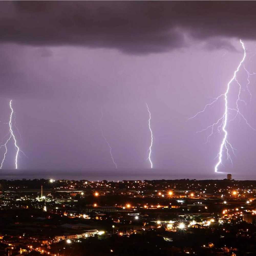 Maltempo, in Liguria 16 mila fulmini e vento a 120 km/h