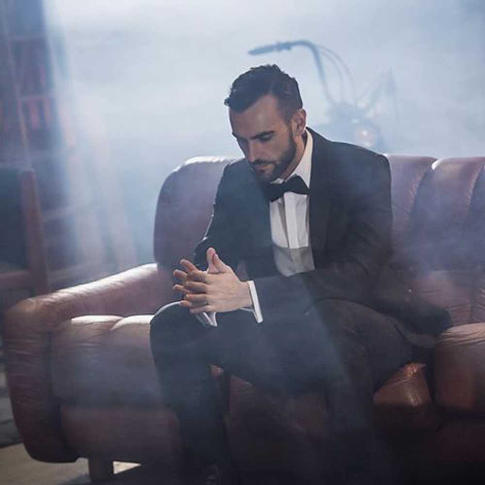 Marco Mengoni, tour e nuovo singolo "Solo due satelliti"