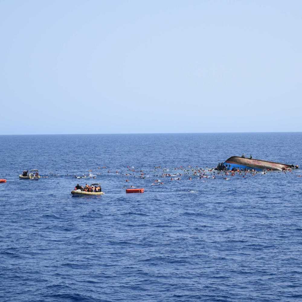 Migranti, naufragio a largo di Tripoli, 117 dispersi