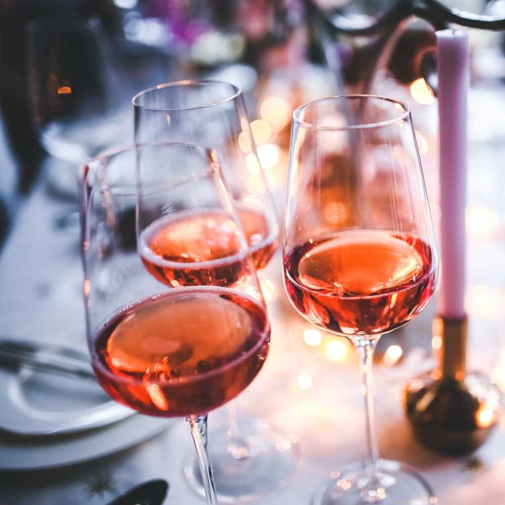 Natale, il brindisi trendy è rosè, boom di richieste dall'estero