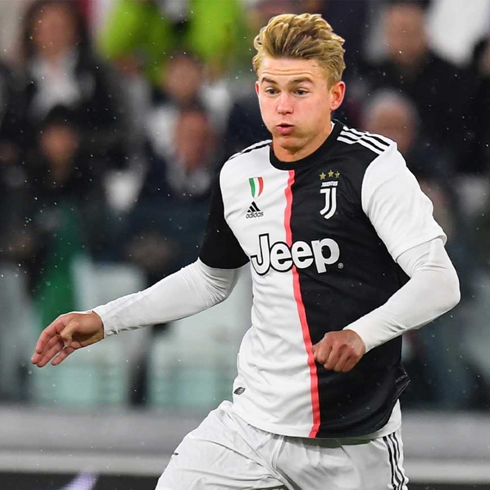 Oggi debutta la Juventus di Maurizio Sarri, De Ligt gioca