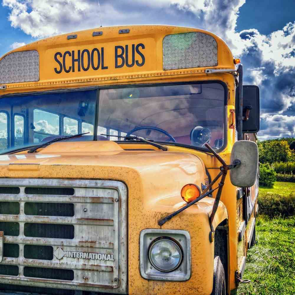 Perde lo scuolabus, bimbo scrive letterina alla mamma