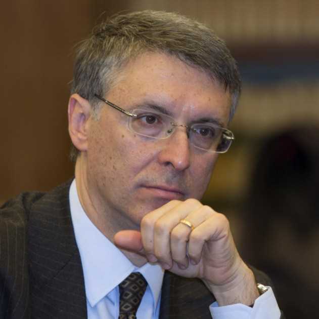Raffaele Cantone: "La corruzione è un furto del futuro dei giovani"