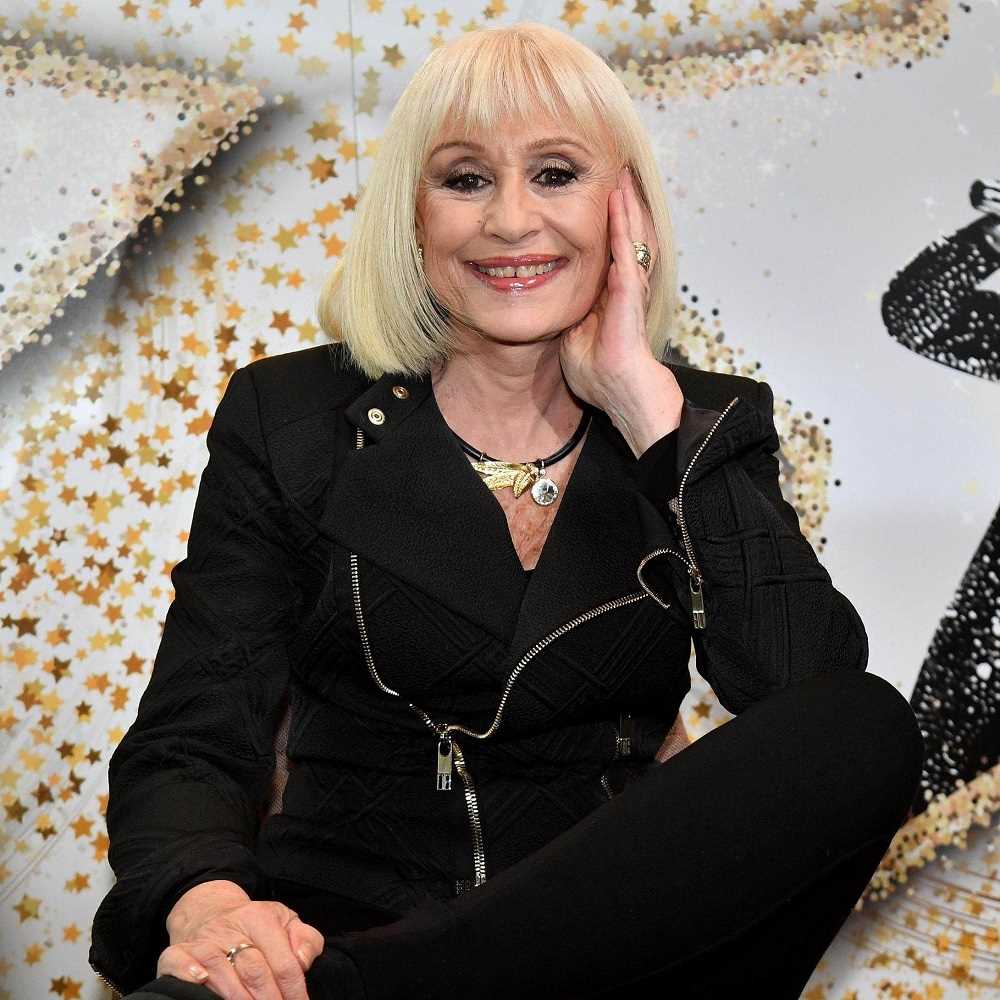 Raffaella Carrà ospite a RTL 102.5, il mio album di Natale