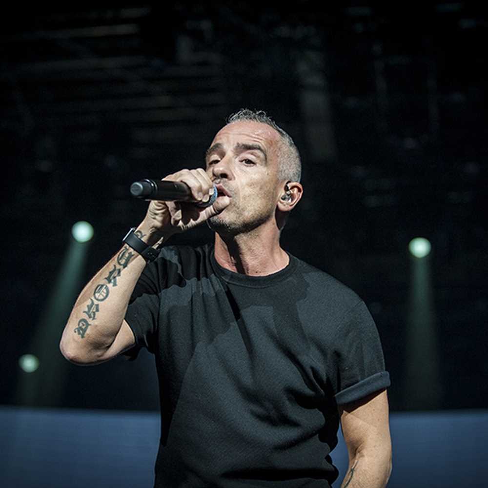 Ramazzotti, riparte da Locarno il tour, dopo lo stop per operazione