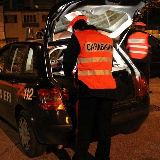 Ravenna, accoltella a morte il padre, fermato 14enne