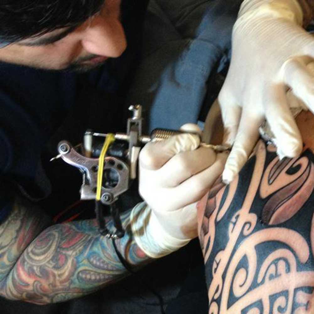 Ritirati 9 pigmenti per tatuaggi, sono cancerogeni