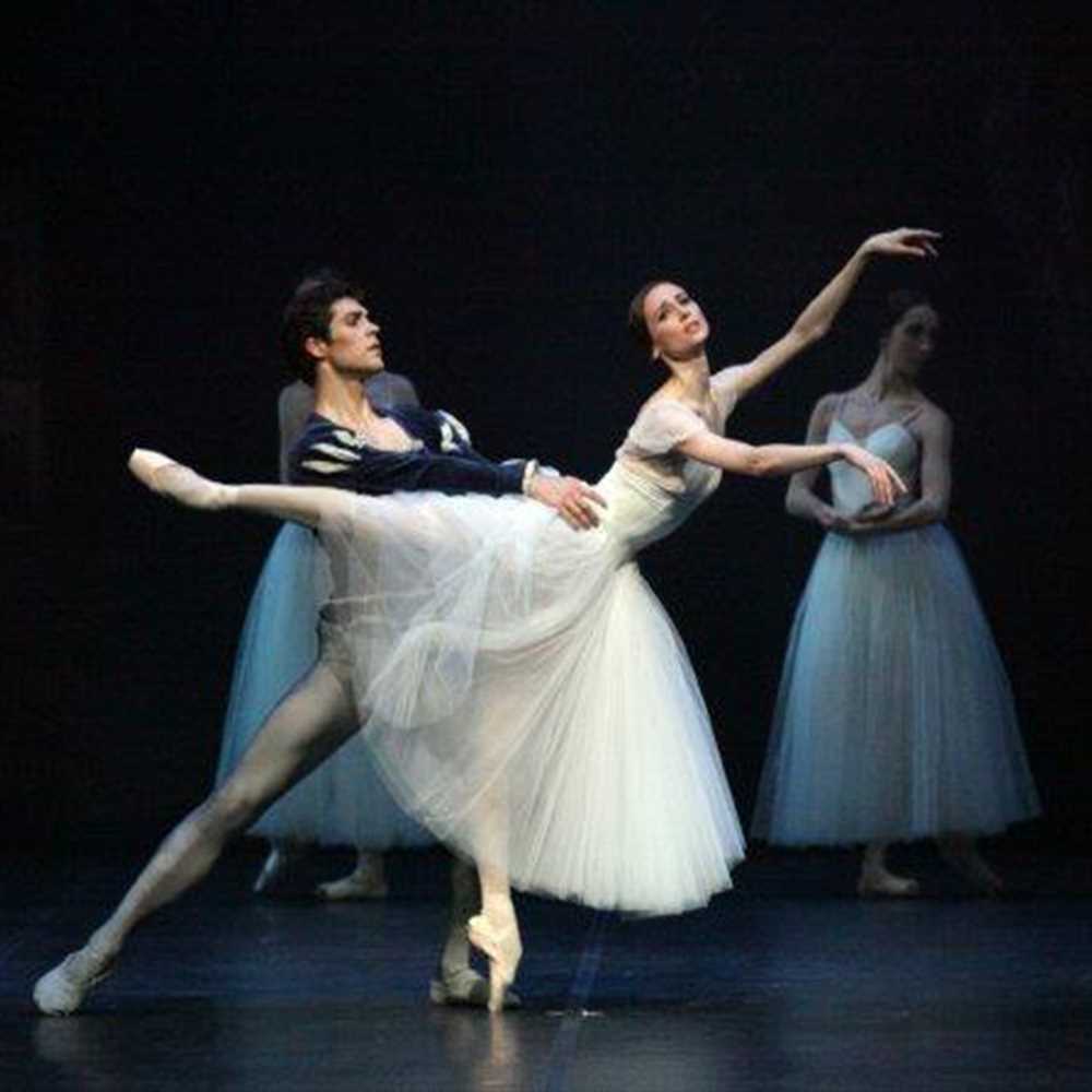 Roberto Bolle star di "Giselle" al Teatro alla Scala