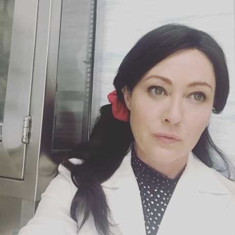 Shannen Doherty guarita dal cancro: «Mi sento di nuovo una donna»